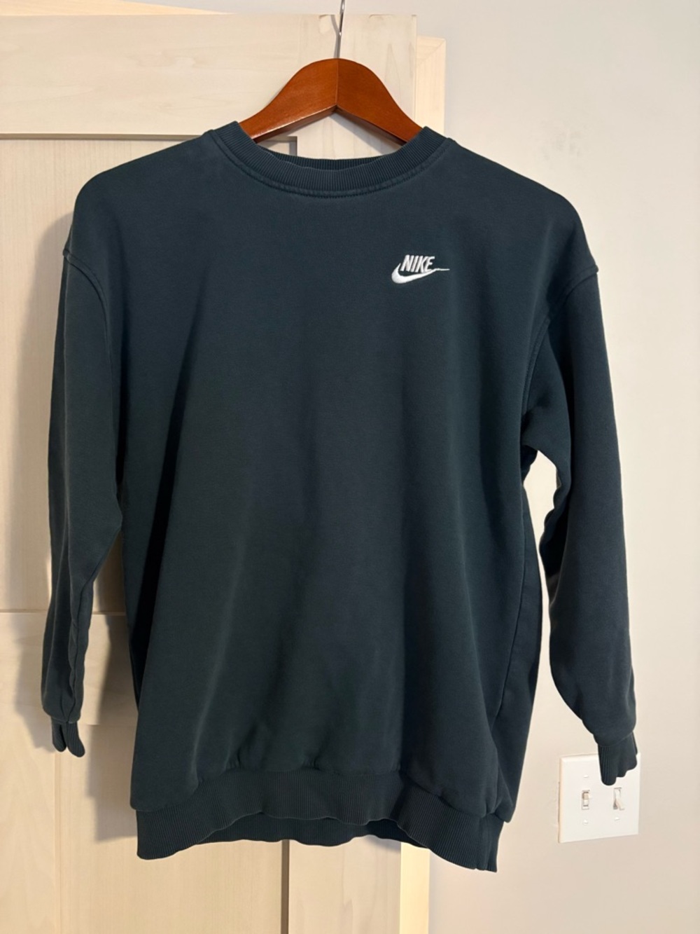 Girl’s Nike Crewneck Sweatshirt in Seaweed/teal